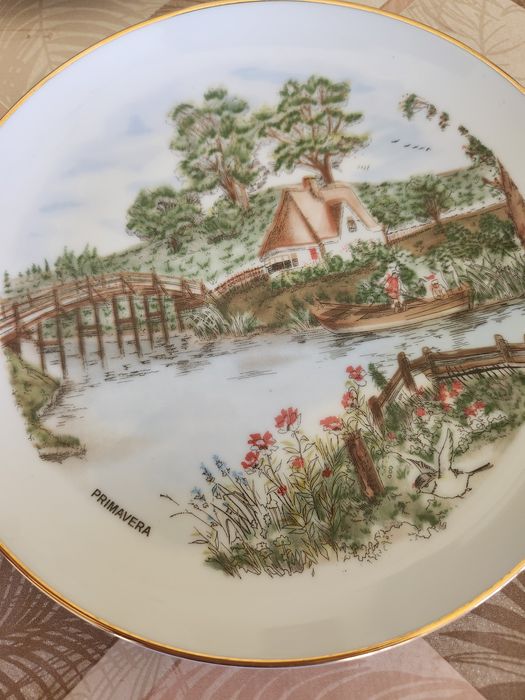 4 pratos decorativos