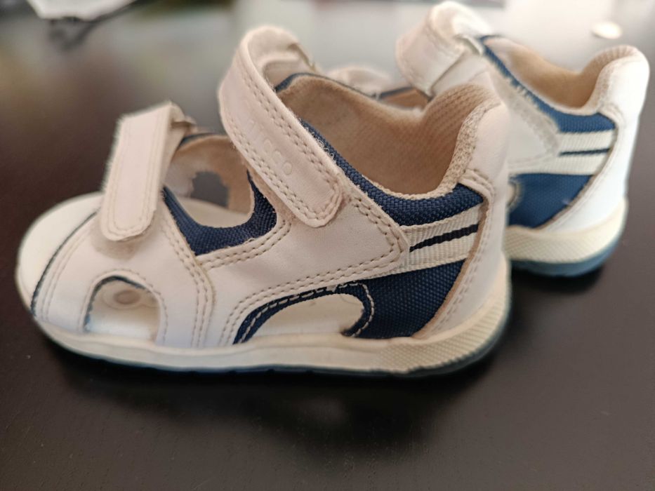 Sandálias de criança