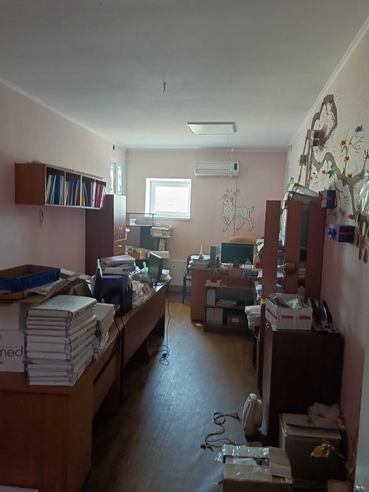 Продам складские помещения площадью 1200 м.кв .по Нефтянников.