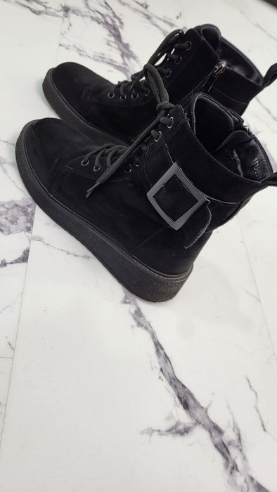 Зимние женские ботинки