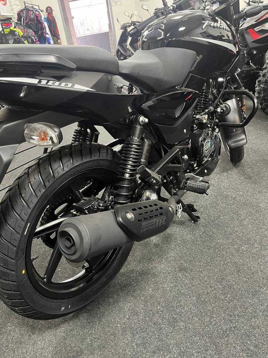 Мотоцикл BAJAJ Pulsar 180