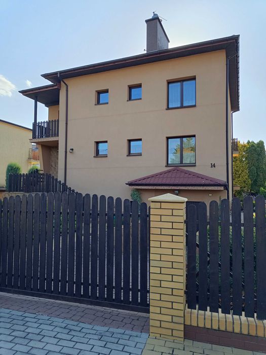 Dom w Sandomierzu z ładnym ogrodem