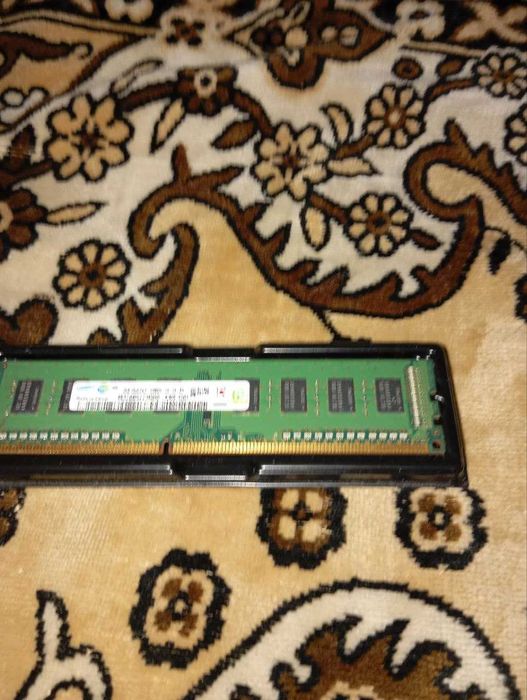 Оперативная память Samsung 2 GB SO-DIMM DDR3 1333 MHz