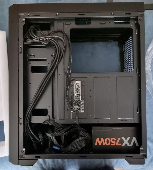 Fonte 750 W + Caixa de PC