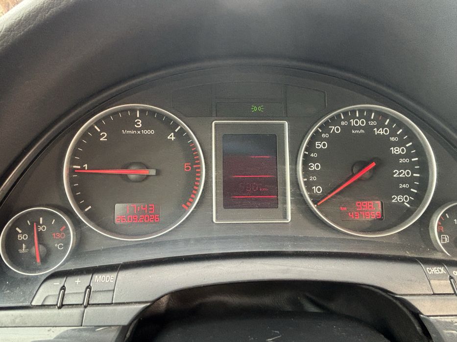 AUDI A4 1.9 TDI 130 CV — 2001