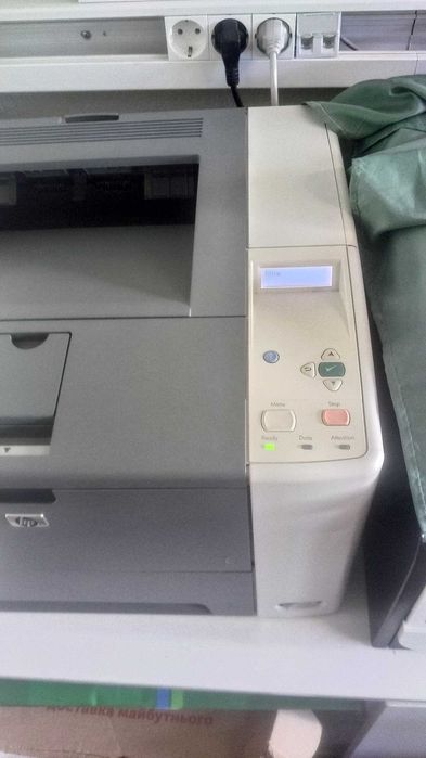 Принтер HP LaserJet P3005