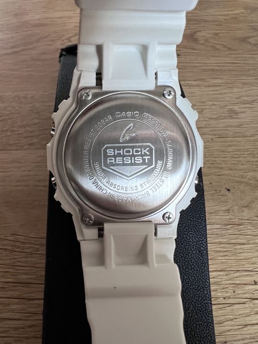 G-Shock DW-5600MW z podpisem Kikuo Ibe