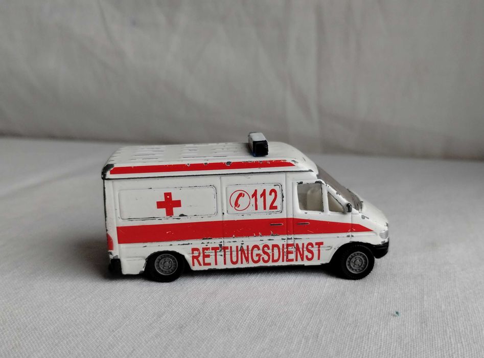 Siku Mercedes - Karetka Ambulans