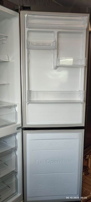 Холодильник Samsung