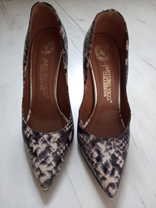 Czółenka na szpileczce