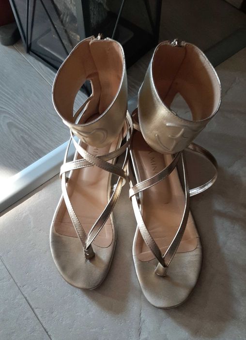 Złote sandały Eva Minge. 38