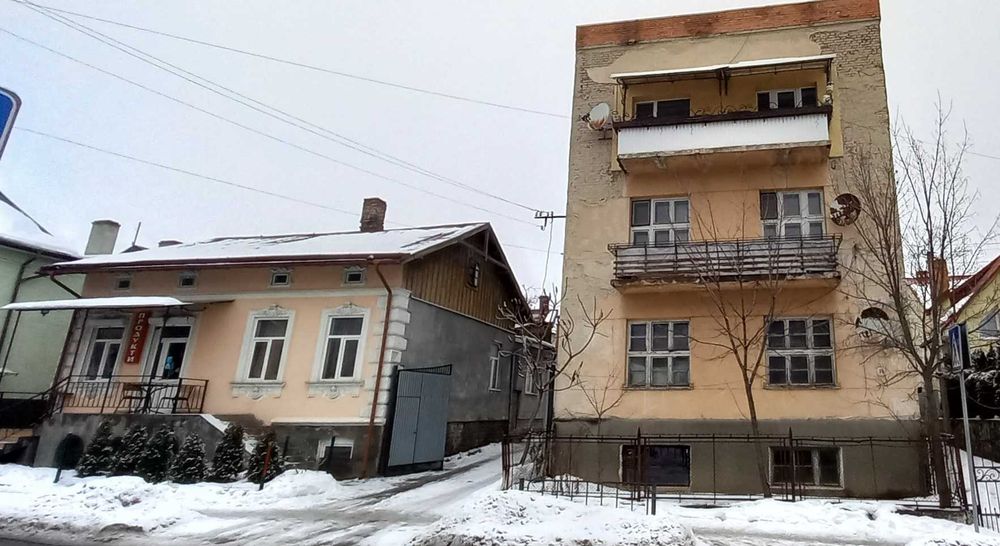 Квартира цокольний поверх