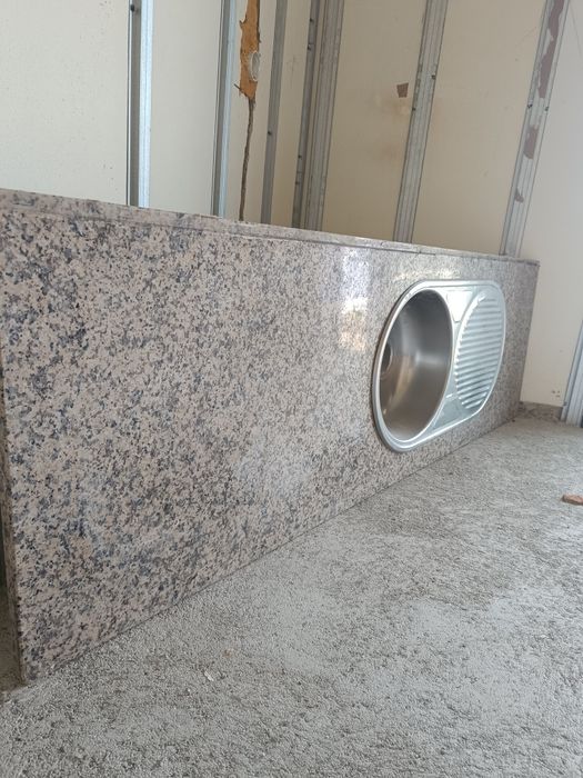 Pedra granito com banca inox