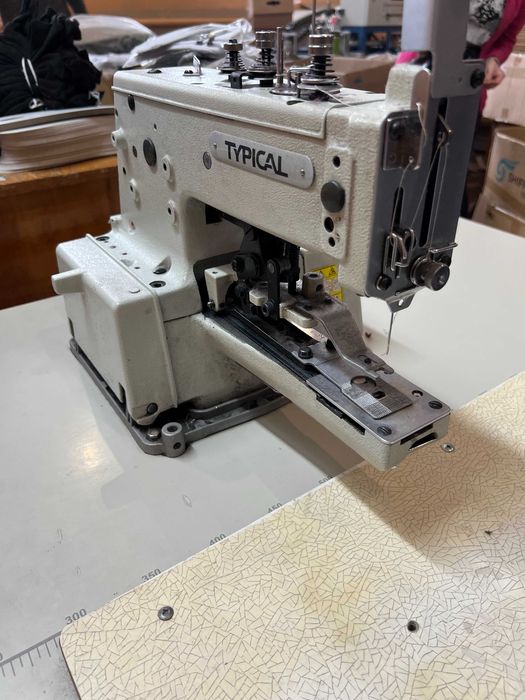 Typical GT 660-01 гудзикова машина, етикеточна машина