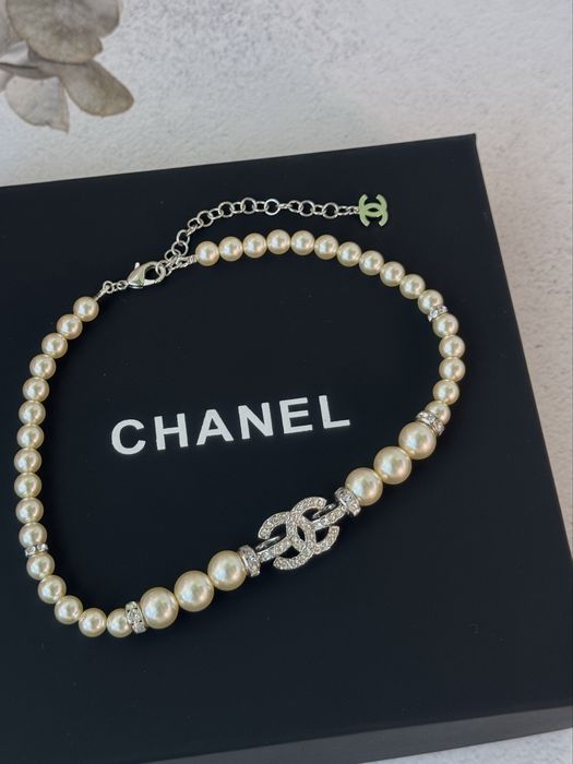 Кольє та чокери chanel нові, з камінням та перлинками