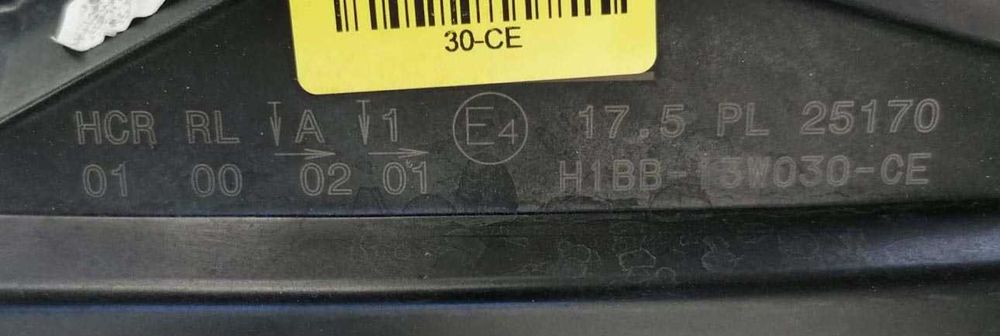 otica frontal ESQ ford fiesta VII . fase 1 . LED