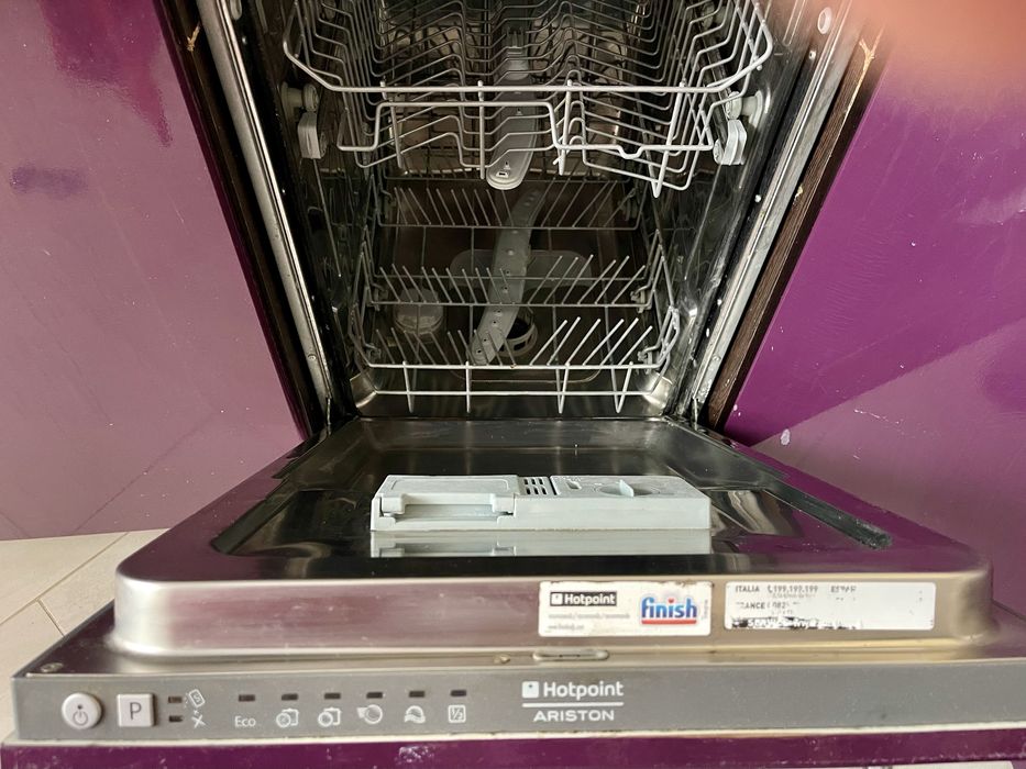 Посудомийна машина Hotpoint Ariston