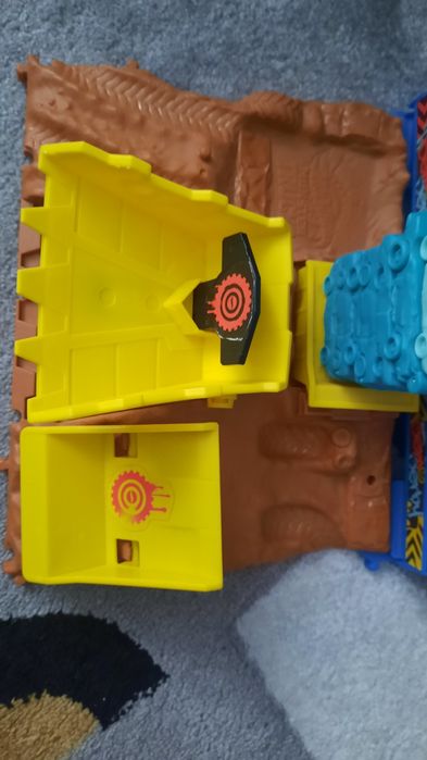 Hot wheels monster trucks arena