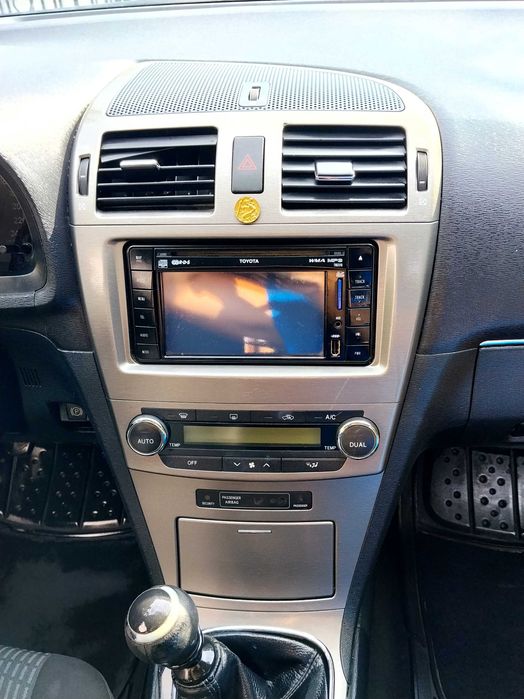 Toyota Avensis 2.0 diesel 2011 rok