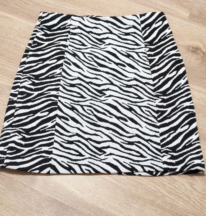 Kamizelka i spódnica zebra Zara rozmiar S