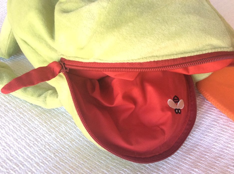 Sapo - estojo de pijama e decorativo