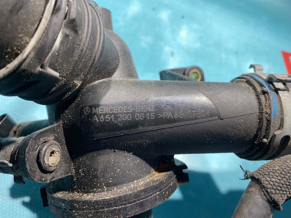 Корпус термостата А6512000615  Mercedes 2.2cdi патрубок