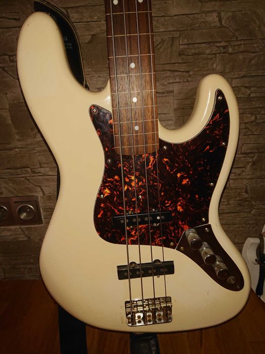 Gitara basowa vintage fretless
