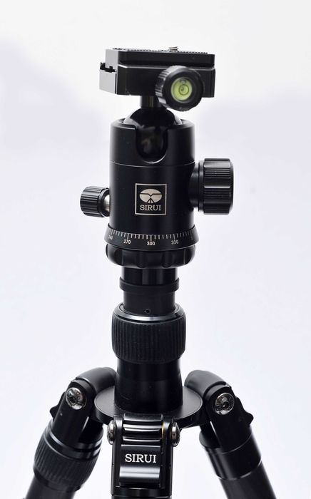 Tripé Sirui N-2204X Carbono