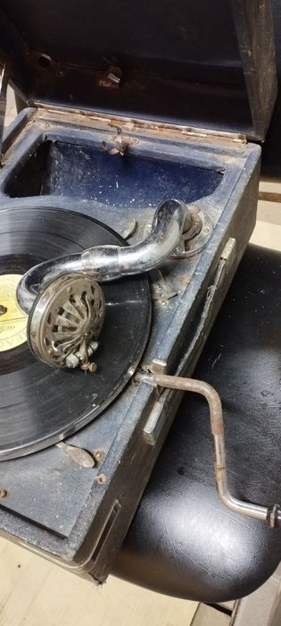 Продам патефон!!!