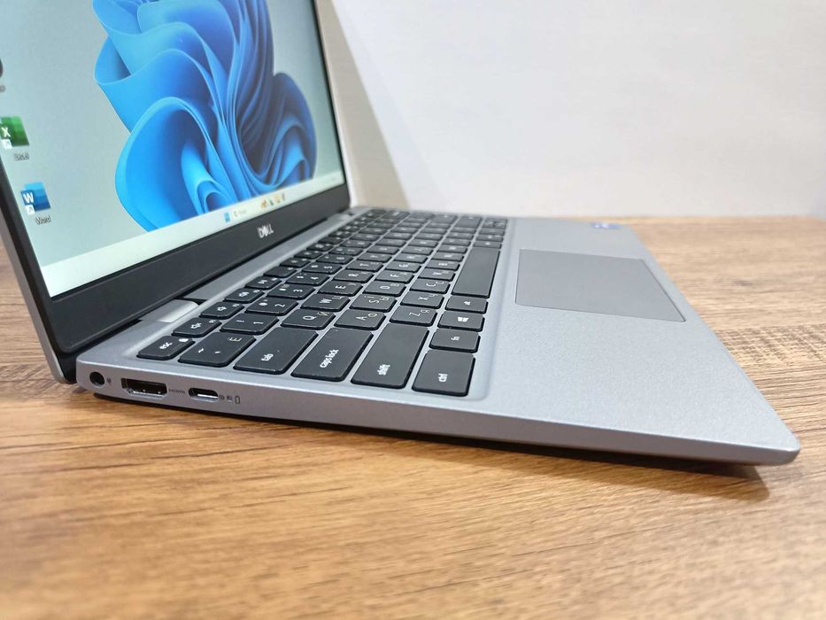 i7-1165G7 / SSD 512 GB / 8 GB DDR4 / Full HD IPS / Dell 3320