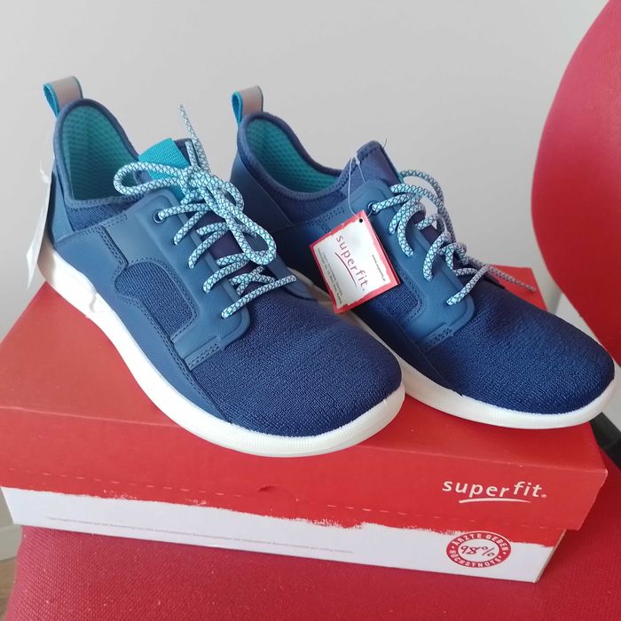 Нові в коробці кросівки Superfit розмір 40