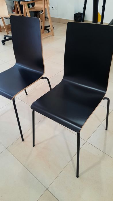 2 Cadeiras IKEA – Design Moderno e Confortável