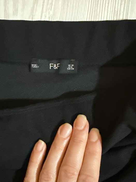 Спідниця жіноча чорна