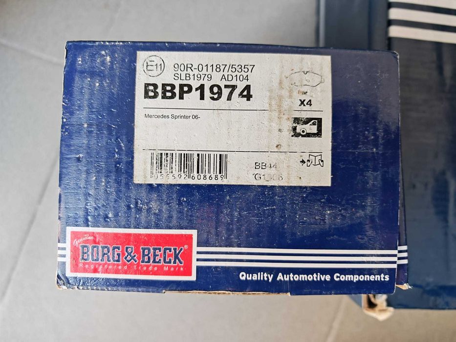 BORG & BECK Disco de travão ventilado + Pastilhas de travão