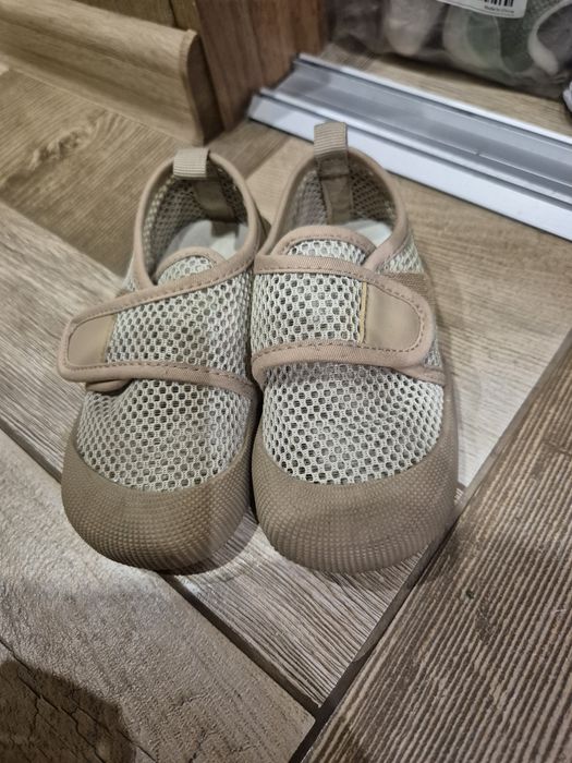 Продам дитячі сандалі