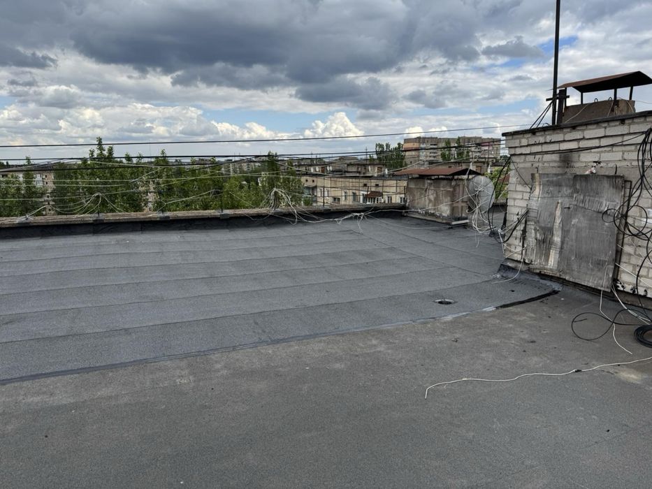 Покрівля даху рубероид . Кровля крыш. Частичные ремонты кровли. Рубиро