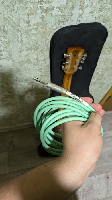 Електрогітара ручної роботи