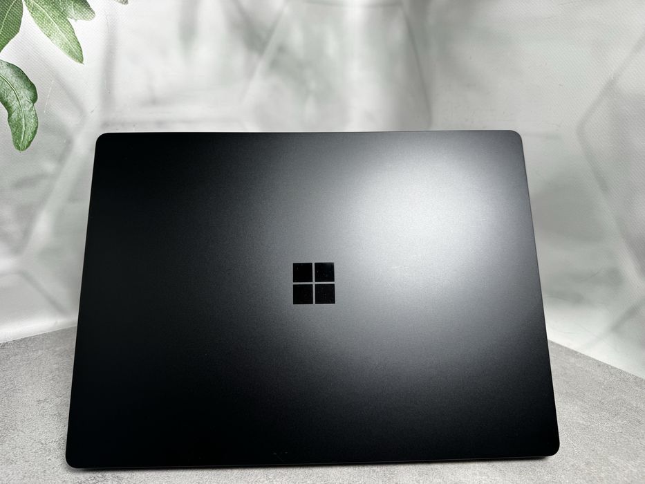 Ноутбук Microsoft Surface Laptop 3 / i5-1035G7 / 8GB / SSD 256GB / 13.5" 2K Touch / Windows 11 Pro