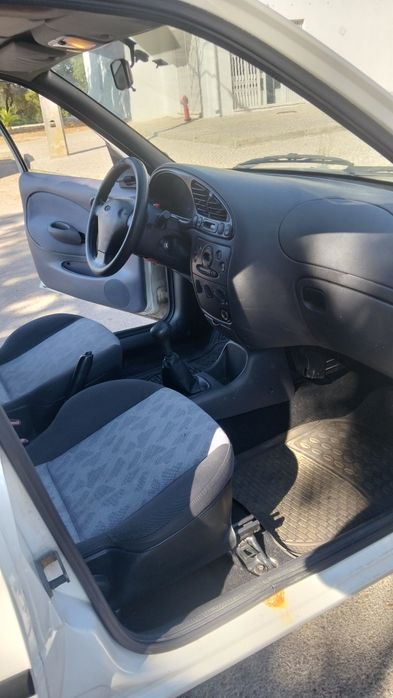 Ford Courier 2001/11