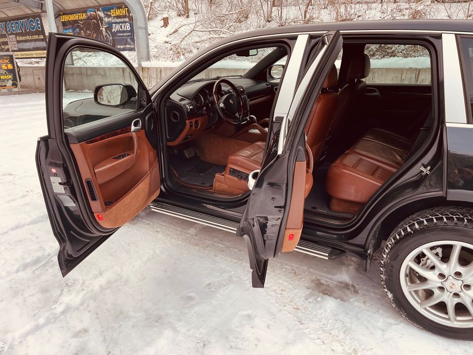 Porsche Cayenne 93т.км. Без подкрасов. Идеальный.