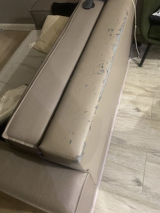 Продам розкладний диван пуфето, потребує реставрації обшивка