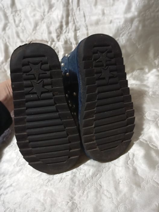 Уггі з камінцями, золотисті термо чоботи  р. 28,26