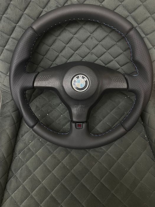 volante BMWE36 em pele perfurada, com pele liza linhas pack M