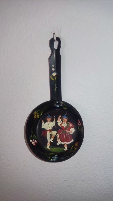 Sertã madeirense pintada à mão