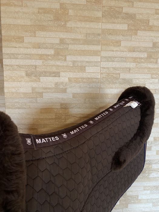 Меховушка под седло коня Mattes