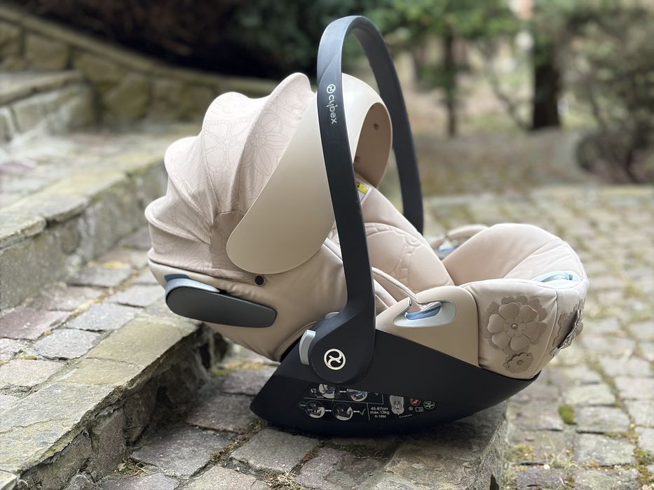 Автокрісло cybex Cloud Z i-Size simply flowers beige 4.0
