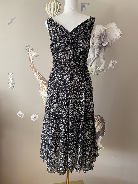 Elegancka sukienka acetat w drobne kwiatuszki