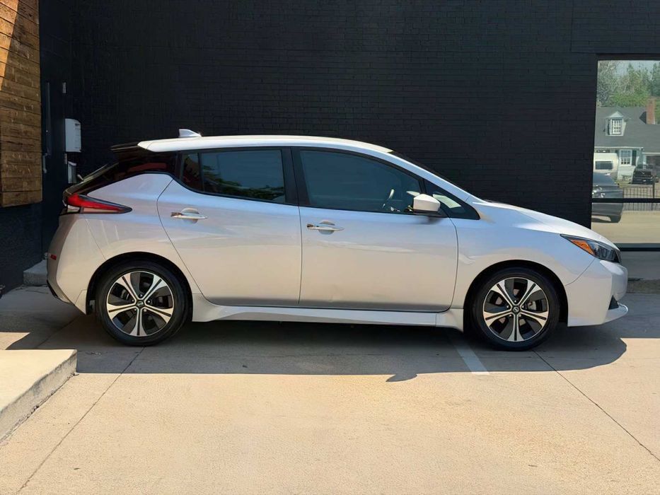 Nissan Leaf      2022