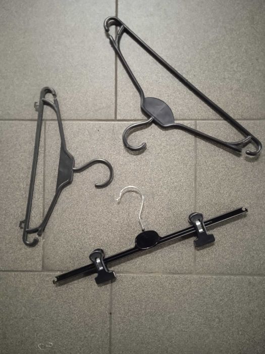 Wieszaki na ubrania.