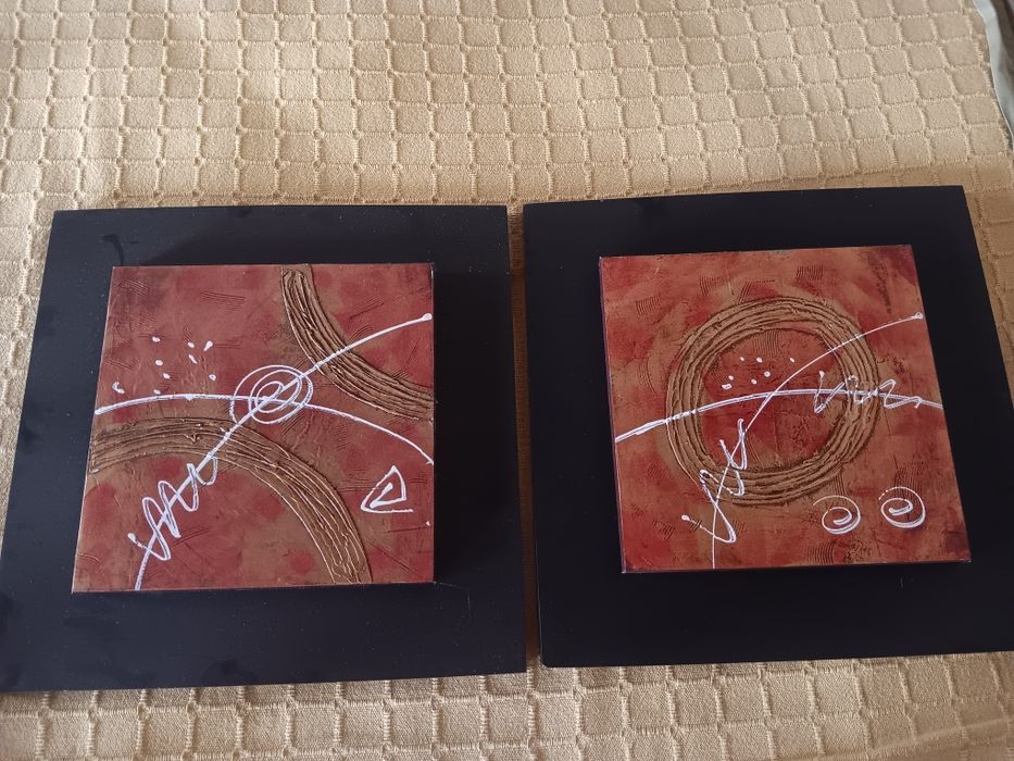 Quadros laranja e preto